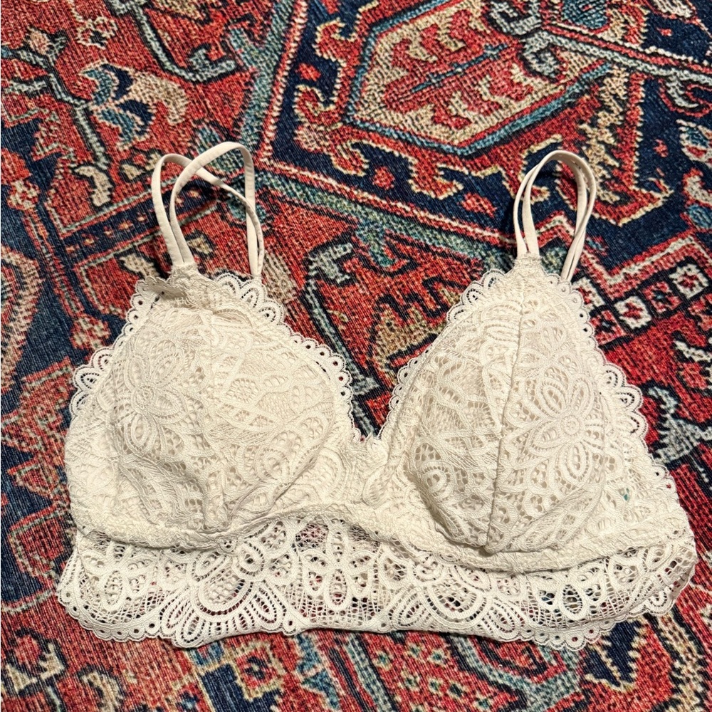 Colsie Lace Bralette - White